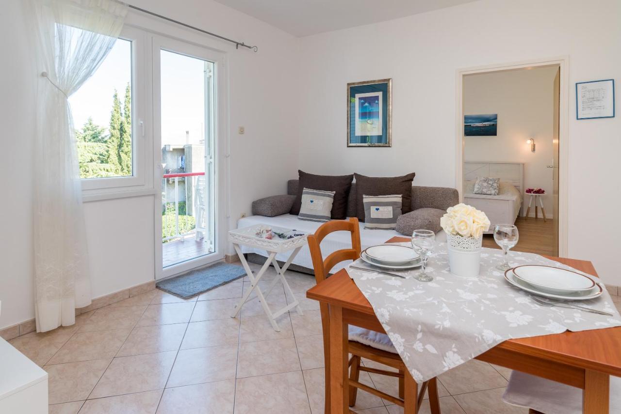 מאלינסקה Apartments House Pinezic מראה חיצוני תמונה