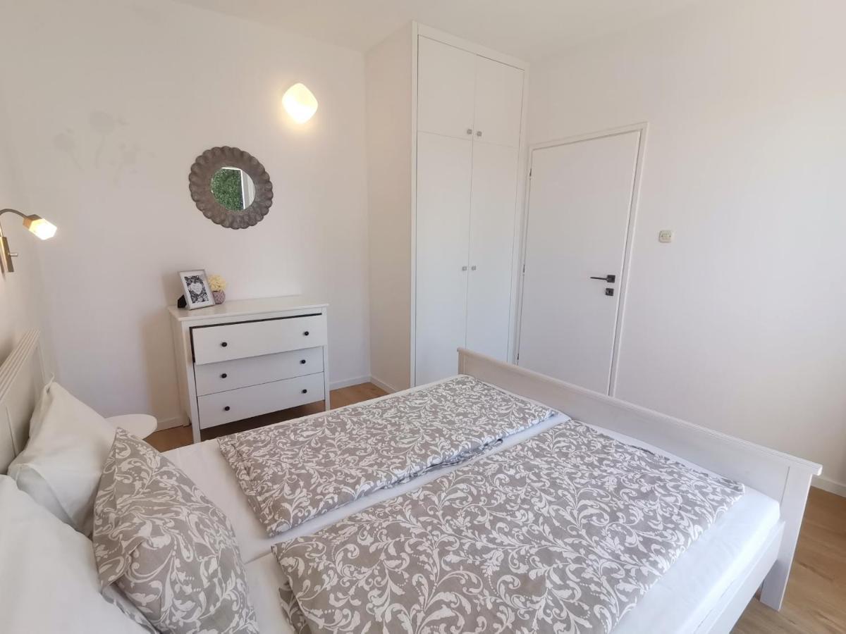 מאלינסקה Apartments House Pinezic מראה חיצוני תמונה