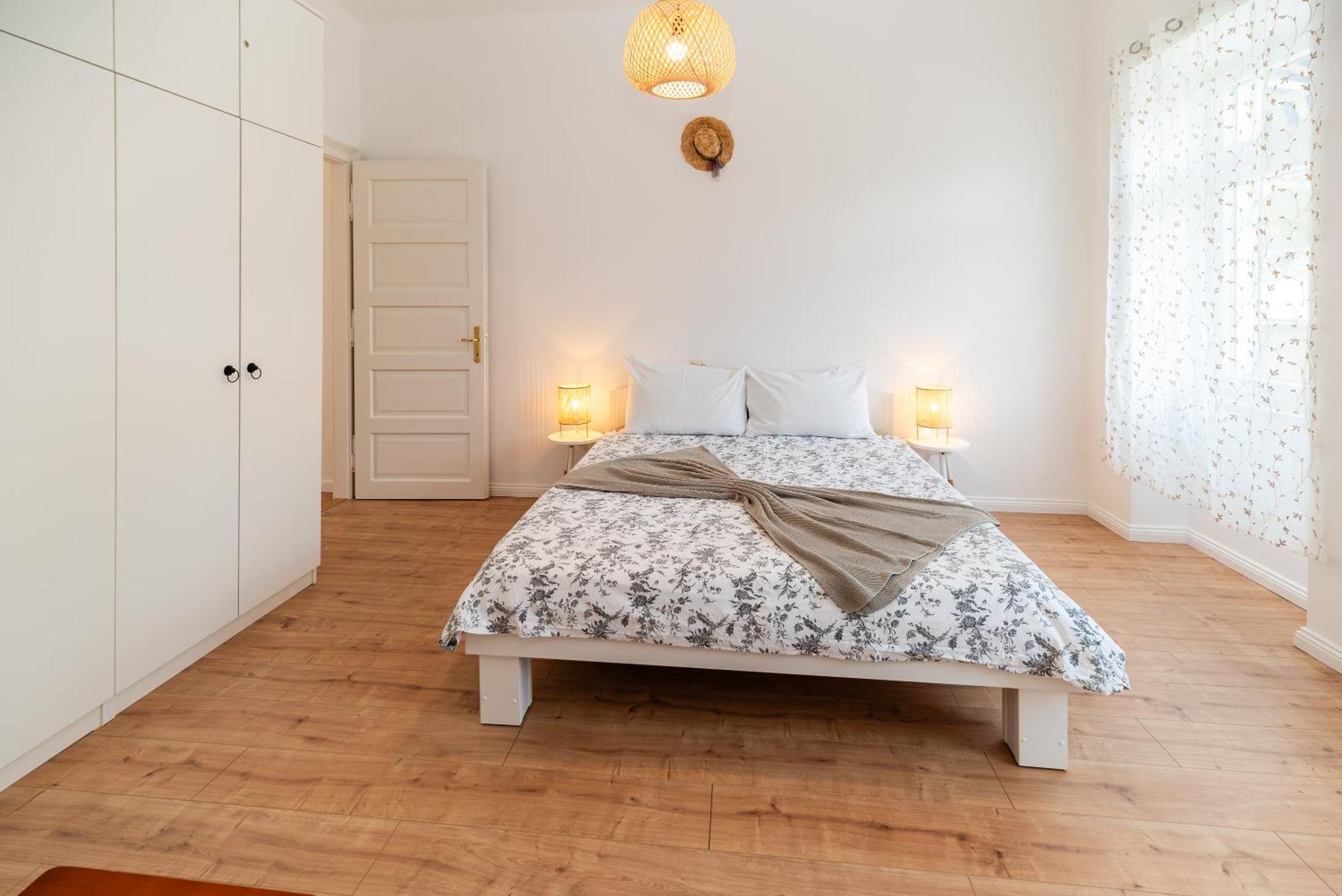 מאלינסקה Apartments House Pinezic מראה חיצוני תמונה