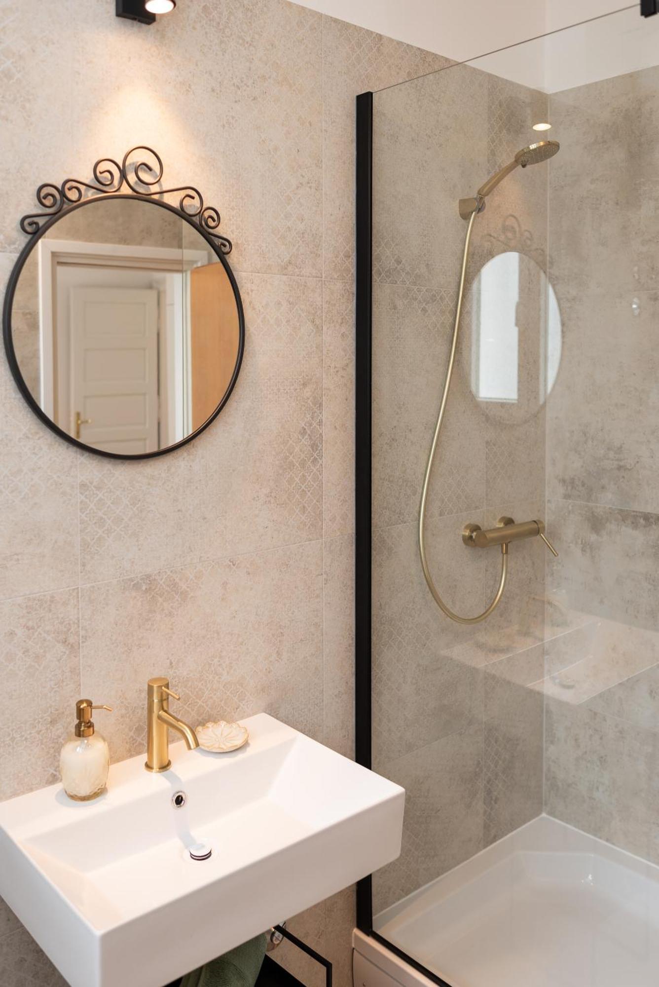 מאלינסקה Apartments House Pinezic מראה חיצוני תמונה